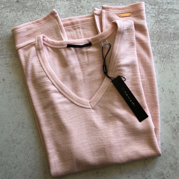 T TAHARI Short Sleeve V-Neck Rayon Blend Jersey Top, Pink, Medium, NWT - Picture 3 of 8